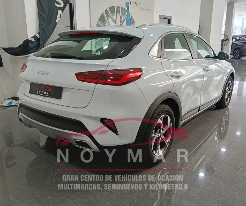 Kia XCeed Concept - Image 4