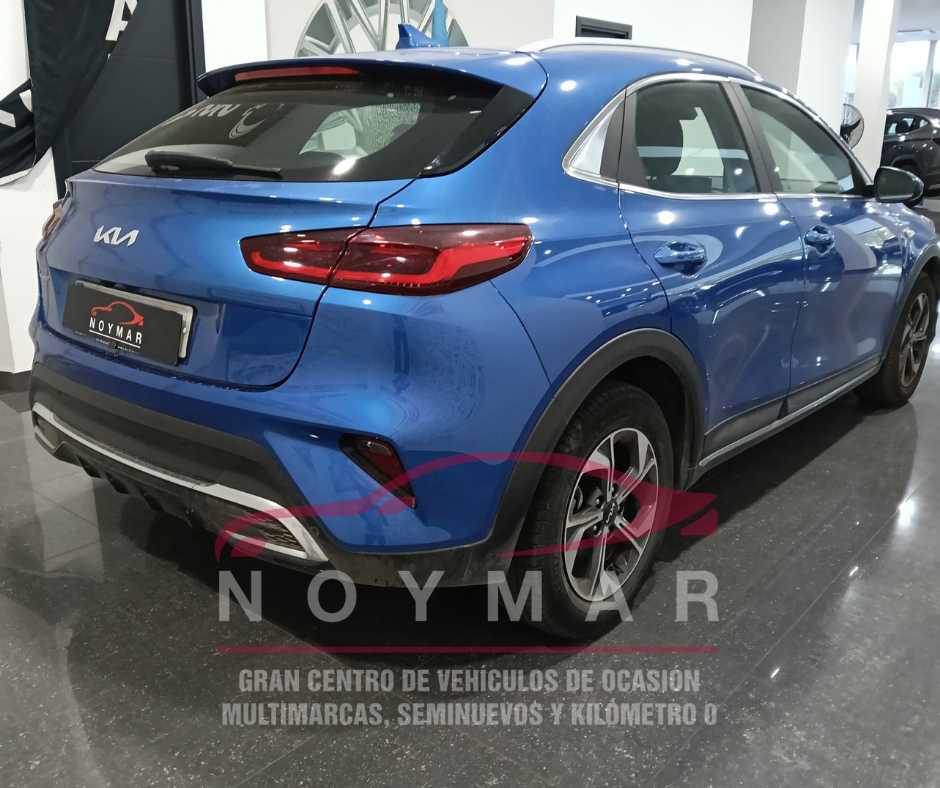 Kia XCeed Concept Azul - Image 5